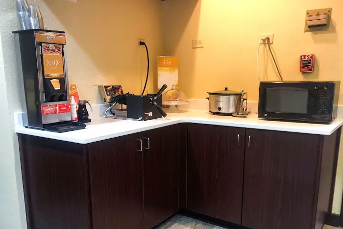 Quality Inn 9