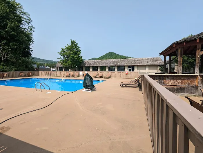 Best Western Mountain Lodge at Banner Elk 1
