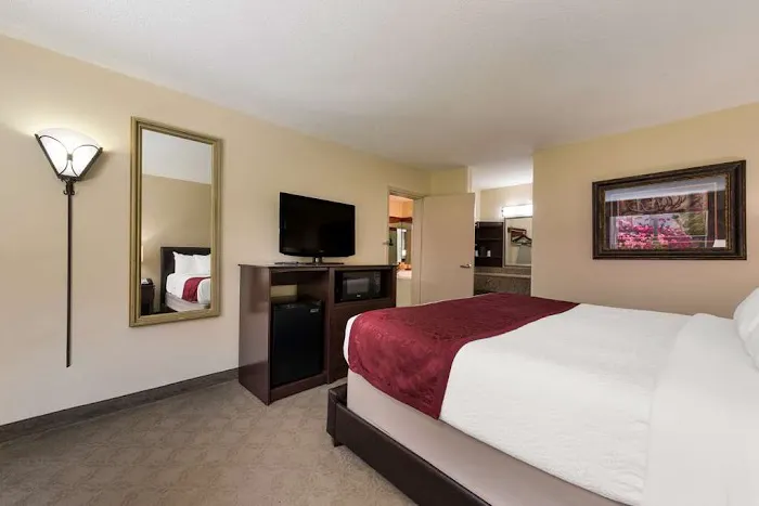 Best Western Mountain Lodge at Banner Elk 8
