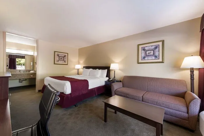 Best Western Mountain Lodge at Banner Elk 7