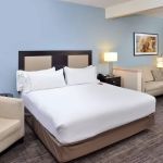 Holiday Inn Express & Suites St. Joseph Lakefront, an IHG Hotel