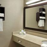 Holiday Inn Express & Suites Naples Downtown - 5th Avenue, an IHG Hotel