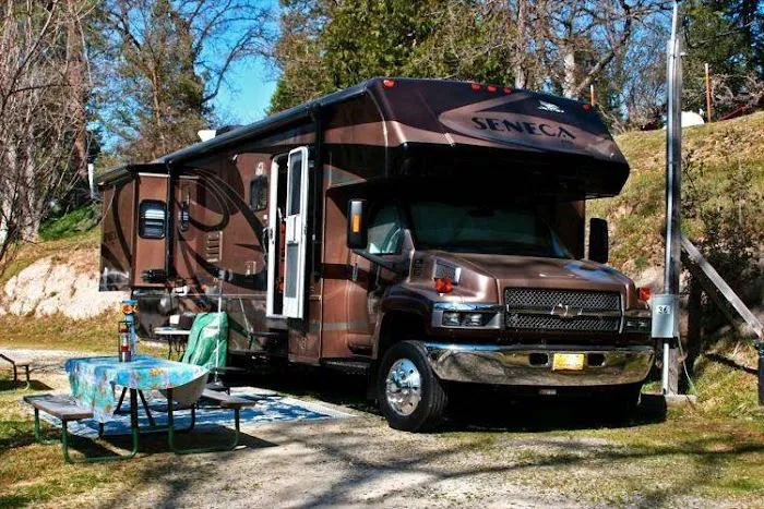 High Sierra RV & Mobile Park 5