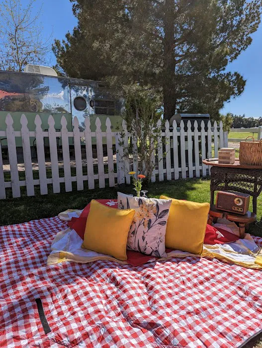 The Cozy Peach at Schnepf Farms 9