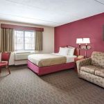 AmericInn by Wyndham Douglas/Saugatuck