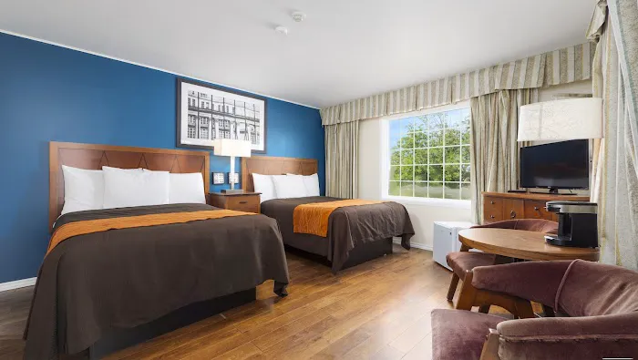 Coach House Inn 2