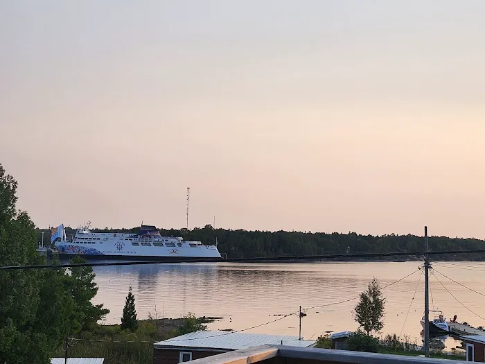 Tobermory Inn & Suites 0