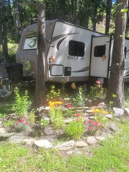 Gray Creek Camping Resort 8