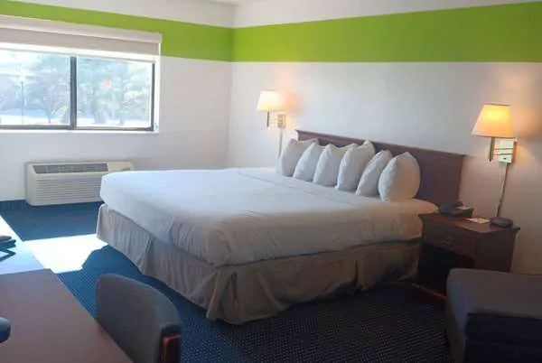Ramada Limited Mount Sterling 4