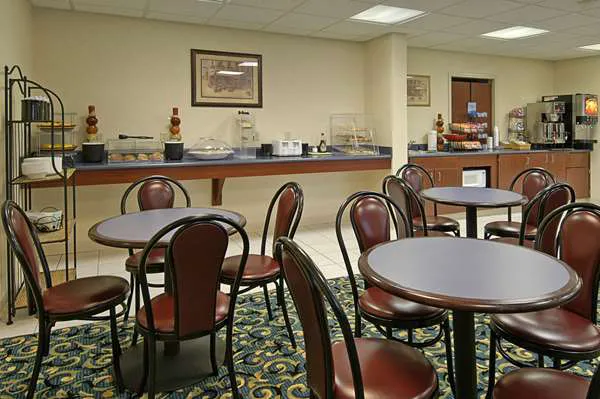 Ramada Limited Mount Sterling 1