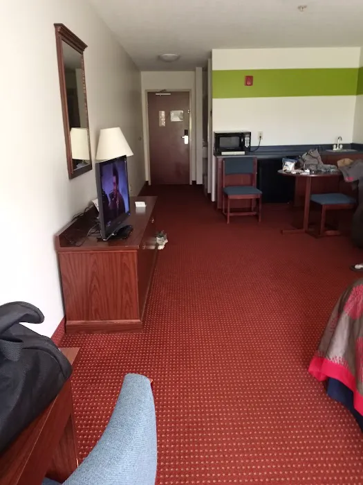 Ramada Limited Mount Sterling 8