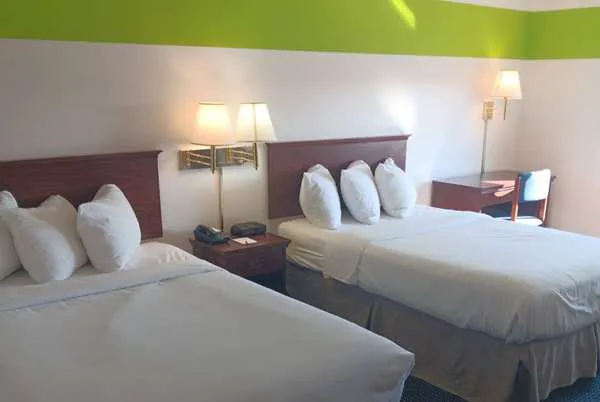 Ramada Limited Mount Sterling 7