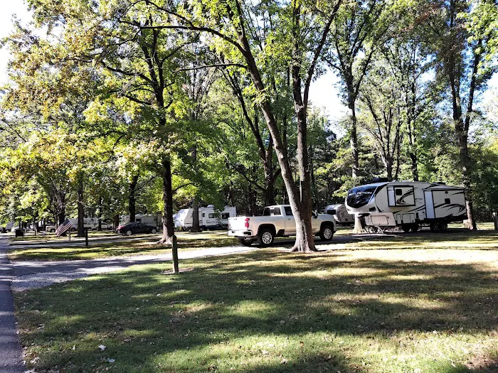 Carlyle Lake Dam West Campground 8