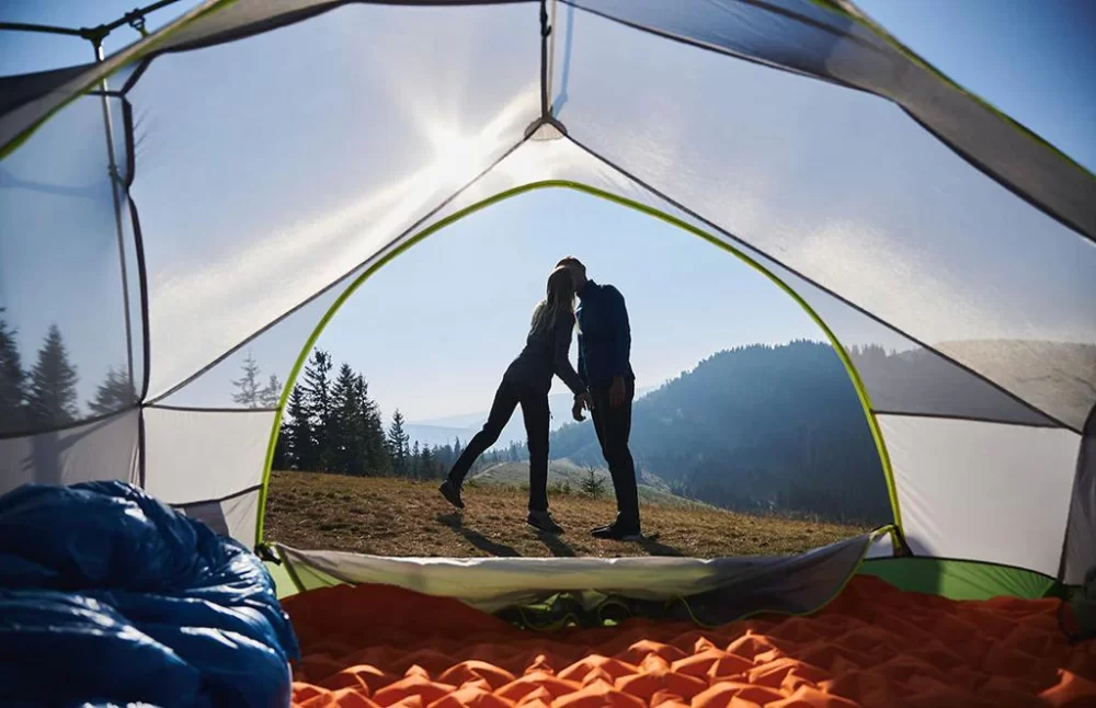 How to Set Up the Perfect Campsite for Couples: A Romantic Guide for the Ultimate Outdoor Experience