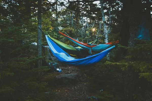 How to Stay Comfortable While Camping in a Hammock: Essential Tips for a Cozy Experience