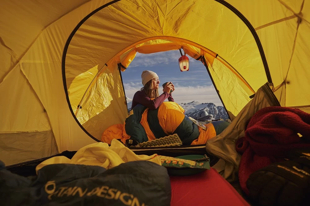 How to Stay Warm While Camping in the Cold: Essential Tips for Winter Adventures