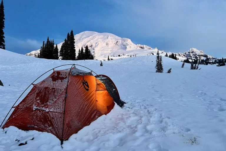 How to Camp Comfortably in Extreme Weather: Tips and Tricks for a Safe Adventure