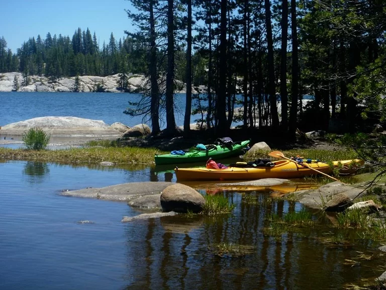 Best Lakeside Campsites for Kayaking and Canoeing