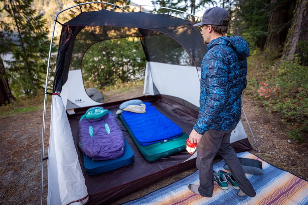 How to Camp in Comfort: Choosing the Right Camping Mattress for a Perfect Night Outdoors