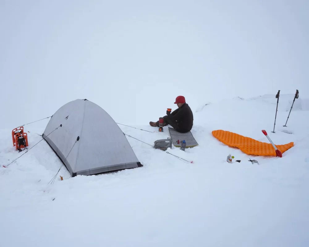 Essential Camping Gear for Cold Weather: A Complete Guide to Staying Warm and Comfortable