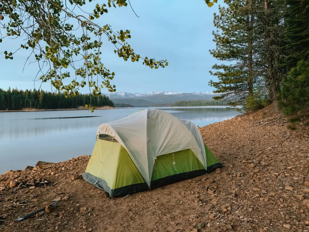 Best Camping Destinations Near Lakes for Boating and Fishing Adventures