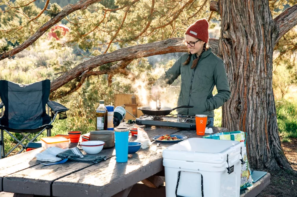 How to Set Up a Camping Kitchen on a Budget: Essential Tips for Outdoor Cooking