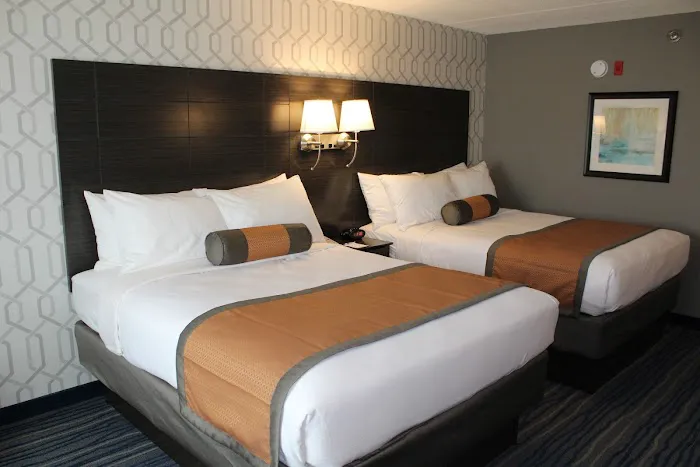 Best Western Plus Bowling Green 8