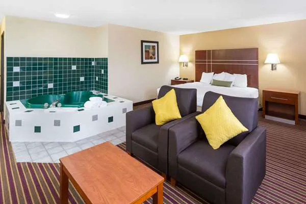 Baymont by Wyndham Bowling Green 3