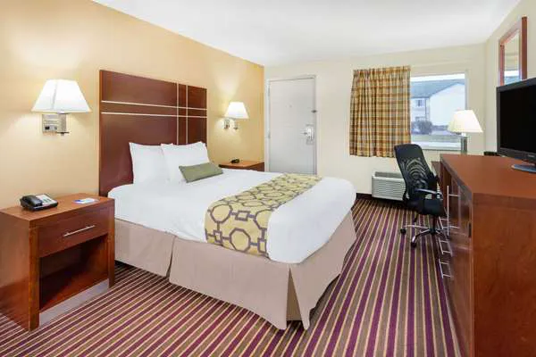 Baymont by Wyndham Bowling Green 1