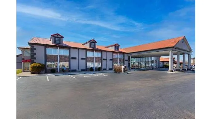 Ramada by Wyndham Bowling Green 6