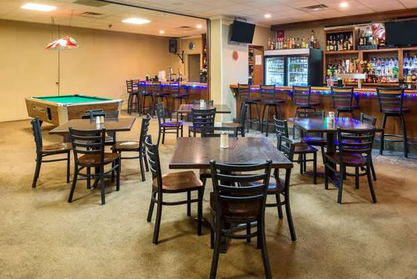 Ramada by Wyndham Bowling Green 5