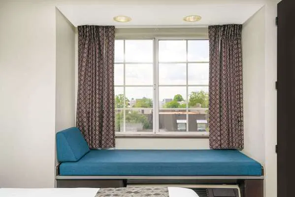 Microtel Inn & Suites by Wyndham Bowling Green 8