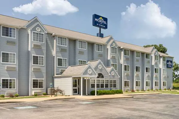Microtel Inn & Suites by Wyndham Bowling Green 1