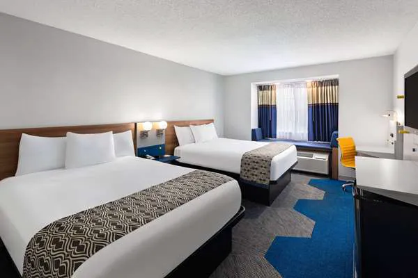 Microtel Inn & Suites by Wyndham Bowling Green 2