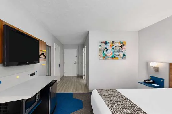 Microtel Inn & Suites by Wyndham Bowling Green 0
