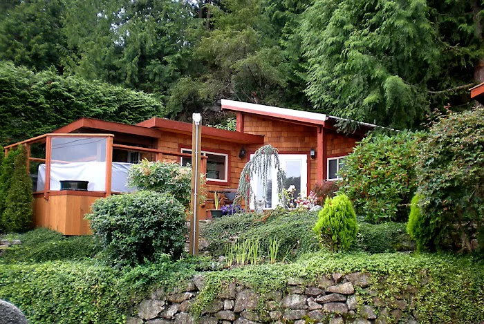 Takahashi Gardens Waterfront Retreat 6