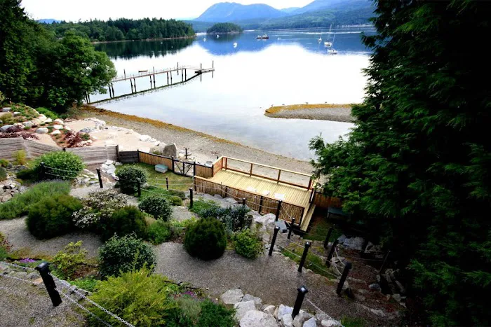 Takahashi Gardens Waterfront Retreat 4