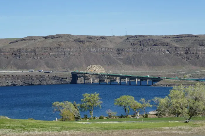 Vantage Riverstone 3