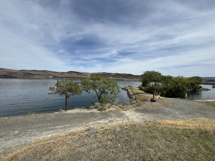Vantage Riverstone 4