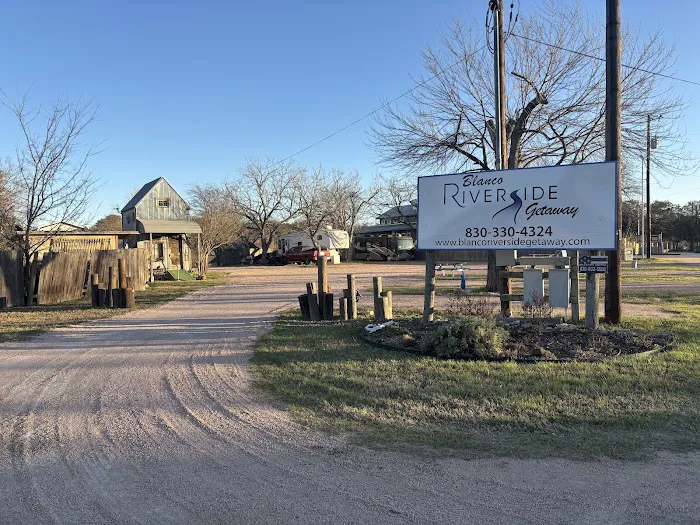 Blanco Riverside Cottages & RV 0