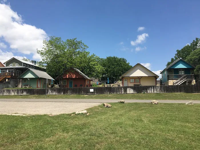 Blanco Riverside Cottages & RV 2