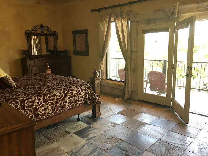 Blanco Riverside Cottages & RV 9