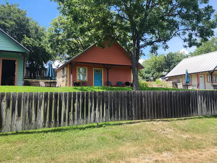 Blanco Riverside Cottages & RV 5