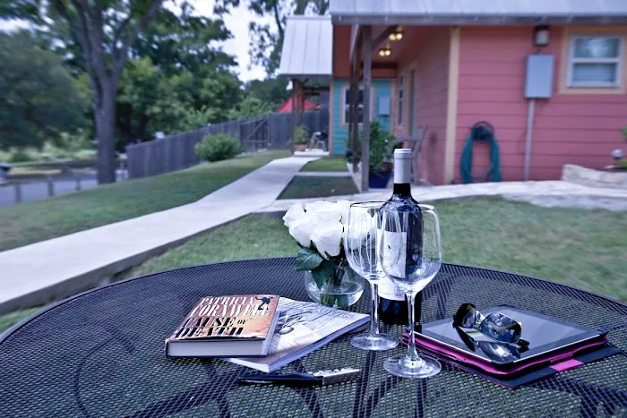 Blanco Riverside Cottages & RV 7