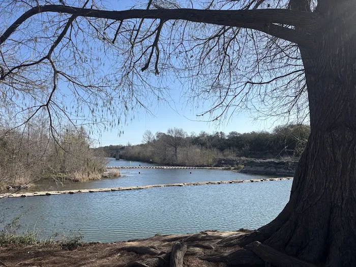 Blanco Riverside Cottages & RV 4