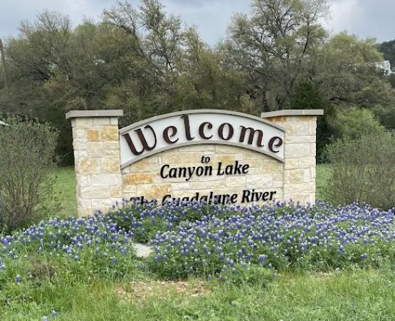 Canyon lake picnic area