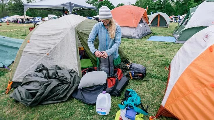 How to Choose Camping Gear for Extreme Weather: Tips and Expert Advice