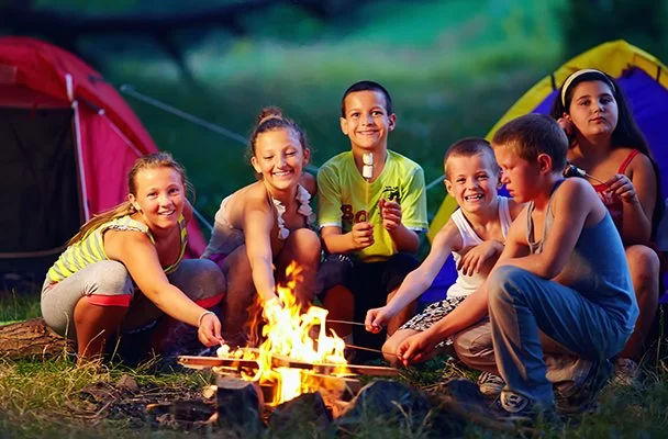 Best Outdoor Games for Camping Groups: Fun and Engaging Activities