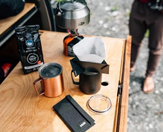 How to Use a Camping Coffee Press Pot for the Perfect Outdoor Brew