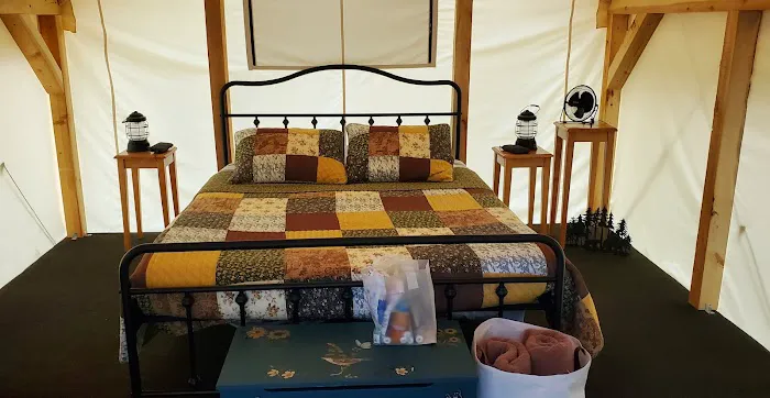 Bear Den Cabins & Camp 1